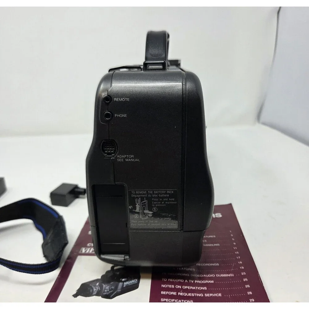 Magnavox CVK300AV01 VHS Movie Maker‎ Camcorder 1989 w/ Manual Battery AS-IS